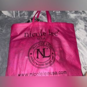 Modern yet timeless, our vintage-inspired Paris Fashion Week shopper.